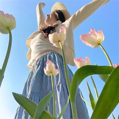 拿针的女孩